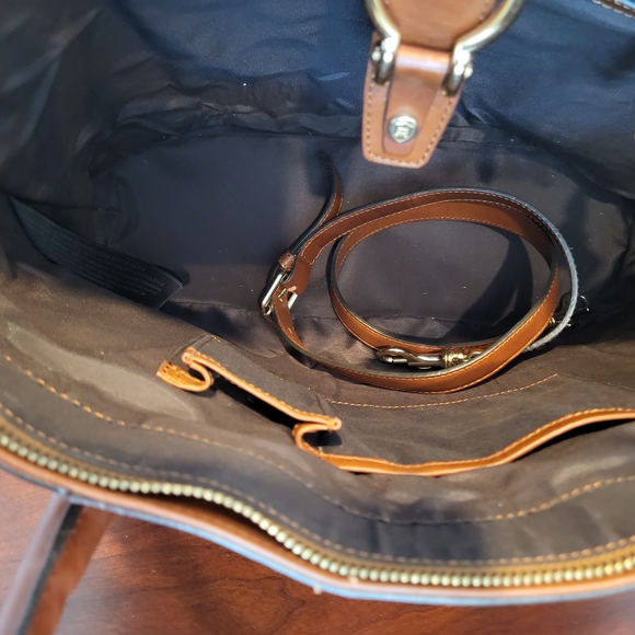 Massimo Dutti Leather Tote Bag | Expandable Side Zippers | Shoulder Strap - Picture 15 of 16